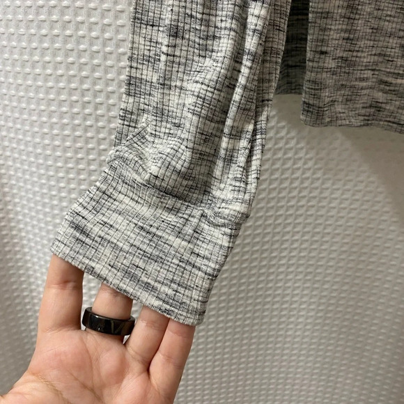 NWOT L&G Ribbed V-Neck Cardigan - Picture 6 of 8